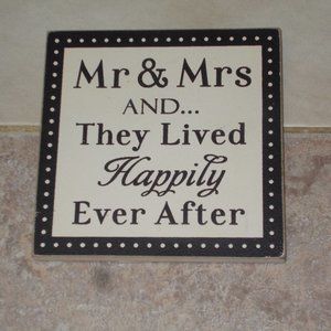 Mr and Mrs wood plaque decor